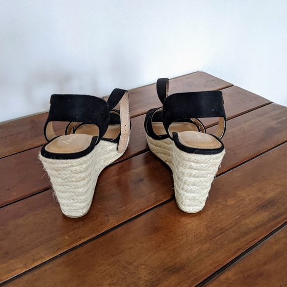 American Eagle Faux Suede Wedges - Picture 6 of 9